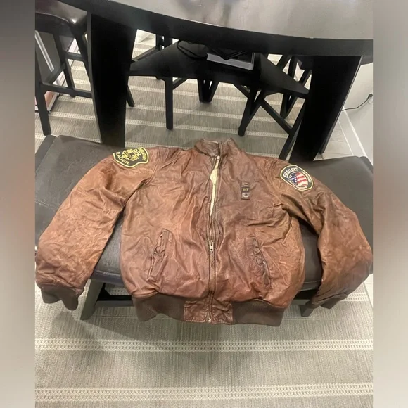 Vintage Blauer women distressed leather bomber flight jacket L, will fit a S/M - Picture 3 of 11